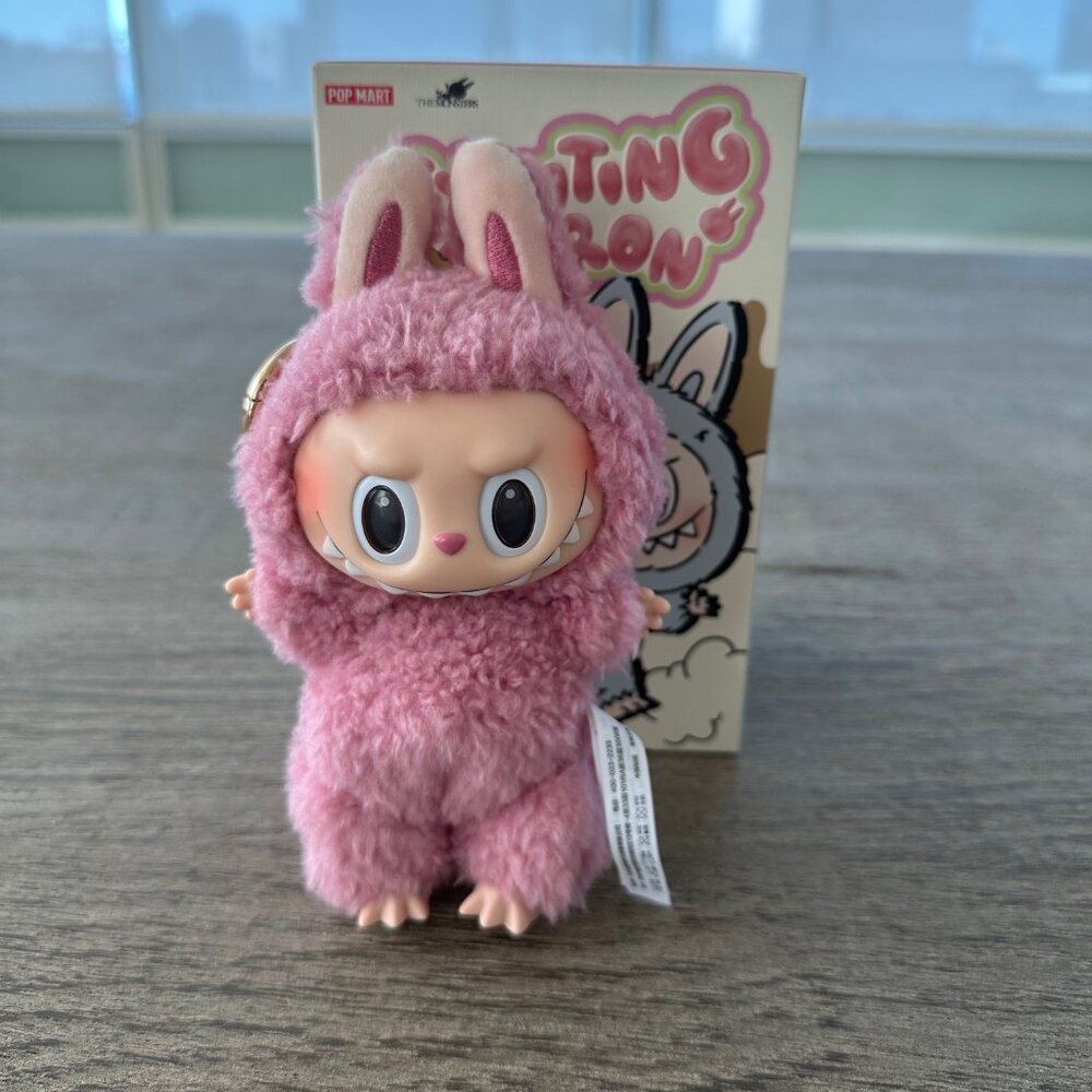 NIB BRAND NEW LABUBU MACARON - LYCHEE BERRY (PINK) - POPMART!